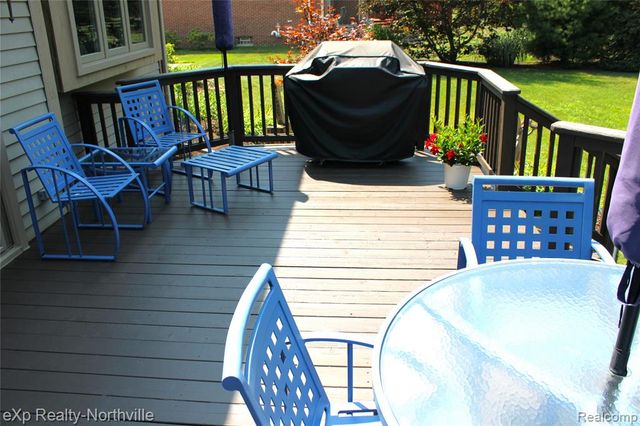 48172 Royal Pointe Drive, Canton, MI 48187