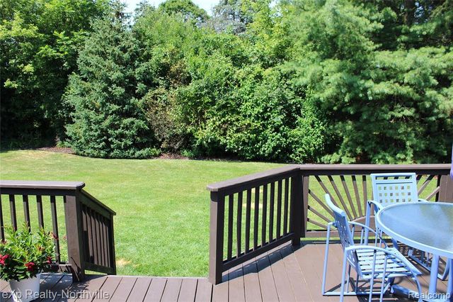 48172 Royal Pointe Drive, Canton, MI 48187