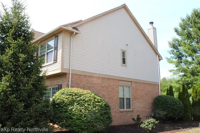 48172 Royal Pointe Drive, Canton, MI 48187