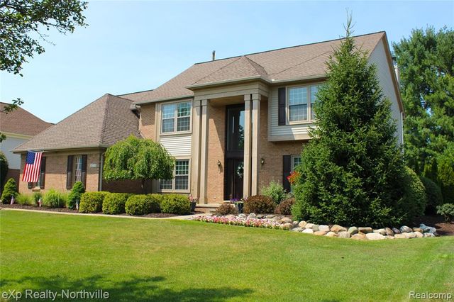 48172 Royal Pointe Drive, Canton, MI 48187