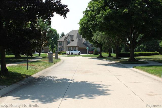 48172 Royal Pointe Drive, Canton, MI 48187