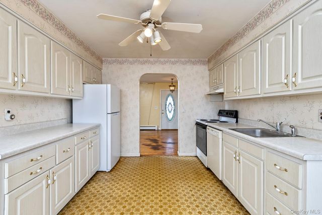 20 Mill Pond Lane, East Moriches, NY 11940