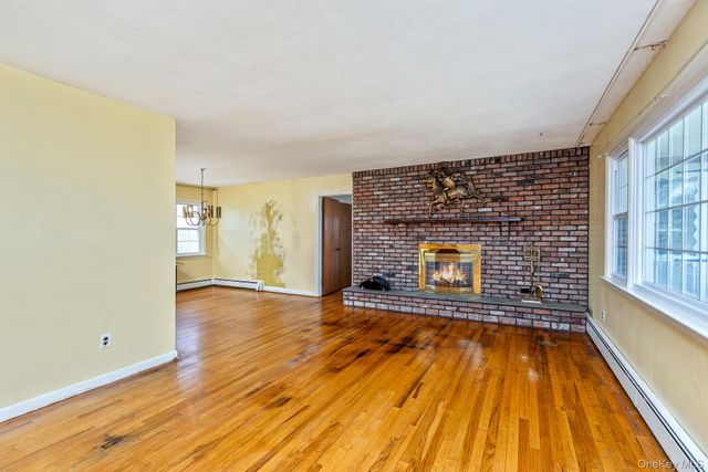 20 Mill Pond Lane, East Moriches, NY 11940