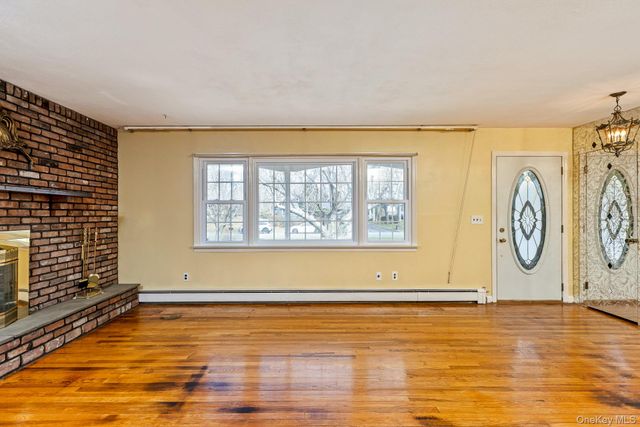 20 Mill Pond Lane, East Moriches, NY 11940