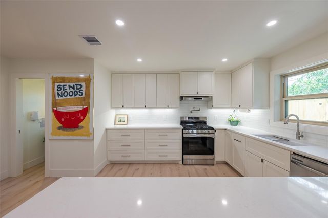 5326 Carew Street, Houston, TX 77096