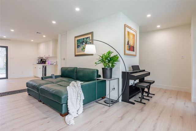 5326 Carew Street, Houston, TX 77096
