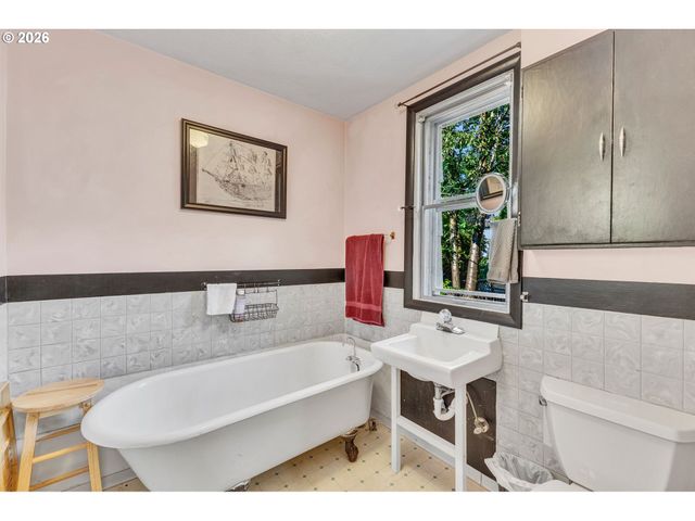 5905 N MINNESOTA Ave, Portland, OR 97217