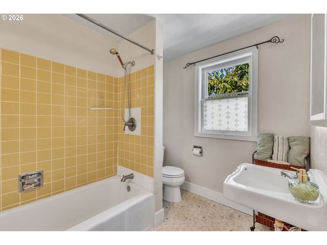 5905 N MINNESOTA Ave, Portland, OR 97217