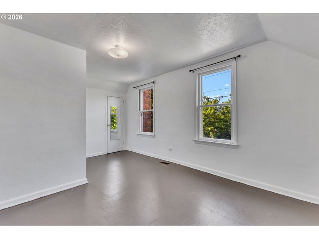 5905 N MINNESOTA Ave, Portland, OR 97217