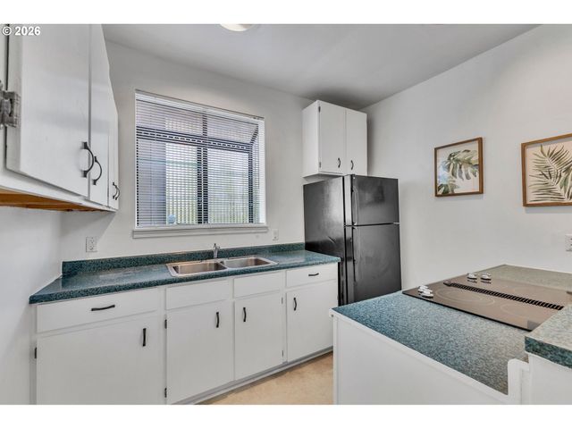 5905 N MINNESOTA Ave, Portland, OR 97217