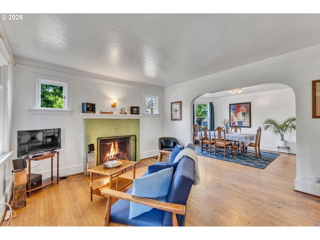 5905 N MINNESOTA Ave, Portland, OR 97217