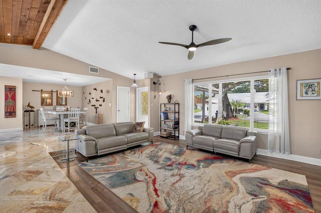 32 SW 14TH Avenue, Boca Raton, FL 33486