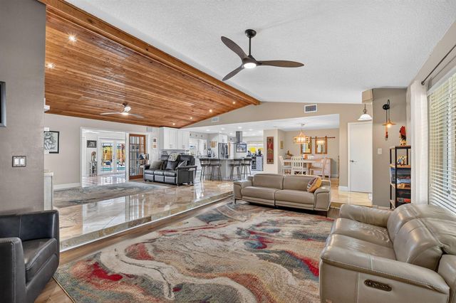 32 SW 14TH Avenue, Boca Raton, FL 33486