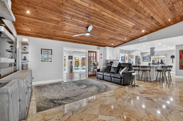32 SW 14TH Avenue, Boca Raton, FL 33486