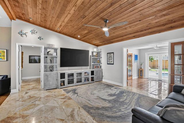 32 SW 14TH Avenue, Boca Raton, FL 33486
