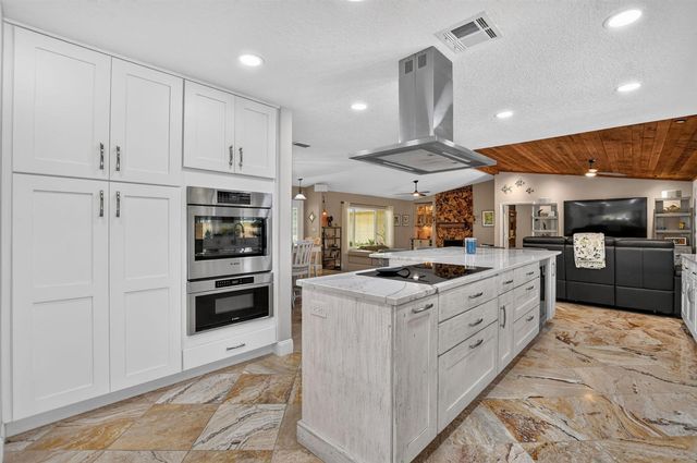 32 SW 14TH Avenue, Boca Raton, FL 33486