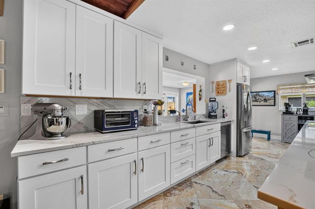 32 SW 14TH Avenue, Boca Raton, FL 33486