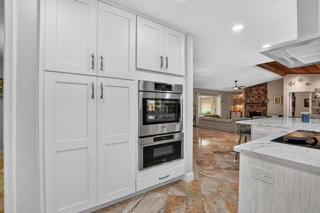 32 SW 14TH Avenue, Boca Raton, FL 33486