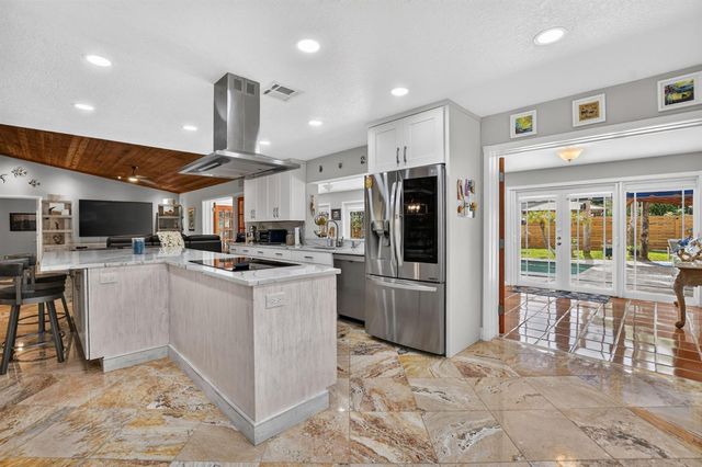 32 SW 14TH Avenue, Boca Raton, FL 33486