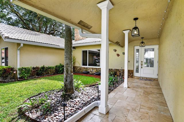 32 SW 14TH Avenue, Boca Raton, FL 33486