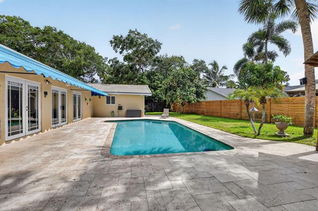 32 SW 14TH Avenue, Boca Raton, FL 33486