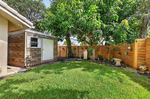 32 SW 14TH Avenue, Boca Raton, FL 33486