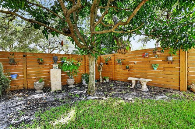 32 SW 14TH Avenue, Boca Raton, FL 33486