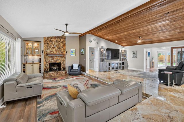 32 SW 14TH Avenue, Boca Raton, FL 33486