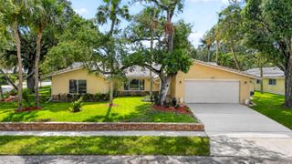 32 SW 14TH Avenue, Boca Raton, FL 33486