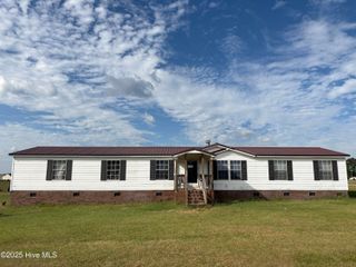205 Sweetwater Drive, La Grange, NC 28551