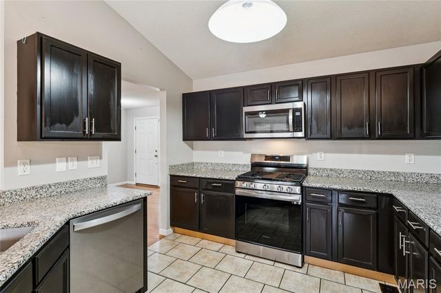 6700 Crossington Lane, Maryville, IL 62062