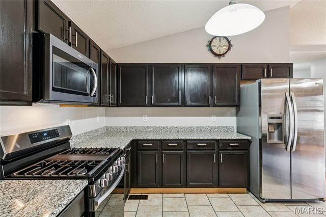 6700 Crossington Lane, Maryville, IL 62062
