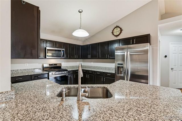 6700 Crossington Lane, Maryville, IL 62062