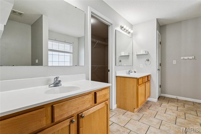 6700 Crossington Lane, Maryville, IL 62062