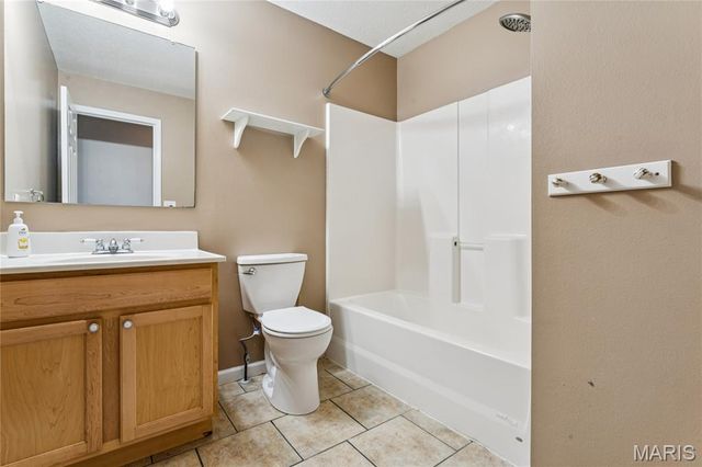 6700 Crossington Lane, Maryville, IL 62062