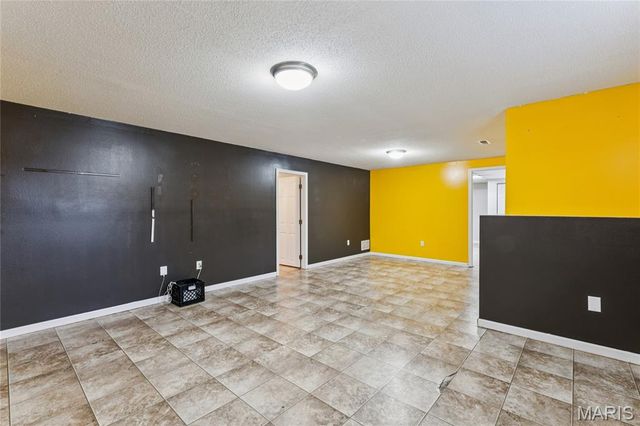 6700 Crossington Lane, Maryville, IL 62062