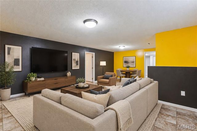 6700 Crossington Lane, Maryville, IL 62062