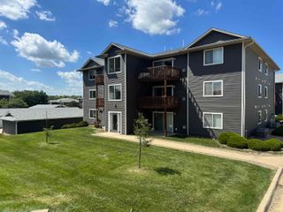 4705 chadwick Road, Cedar Falls, IA 50613