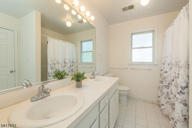 34 Thomas St, Caldwell Boro Twp., NJ 07006