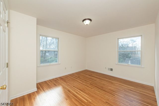 34 Thomas St, Caldwell Boro Twp., NJ 07006