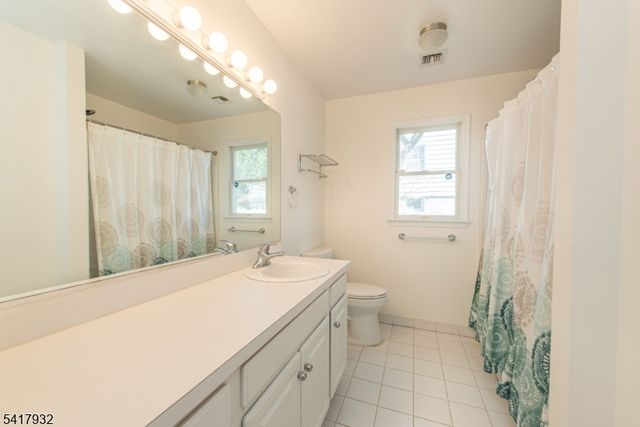 34 Thomas St, Caldwell Boro Twp., NJ 07006