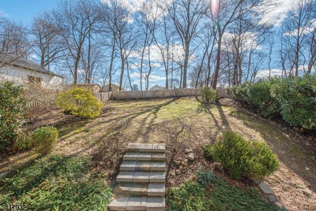 34 Thomas St, Caldwell Boro Twp., NJ 07006