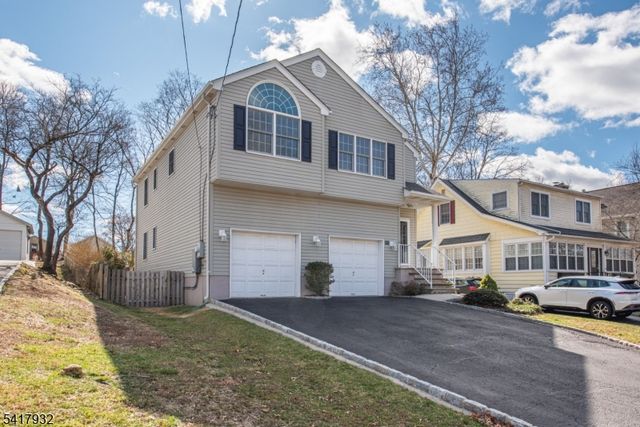 34 Thomas St, Caldwell Boro Twp., NJ 07006