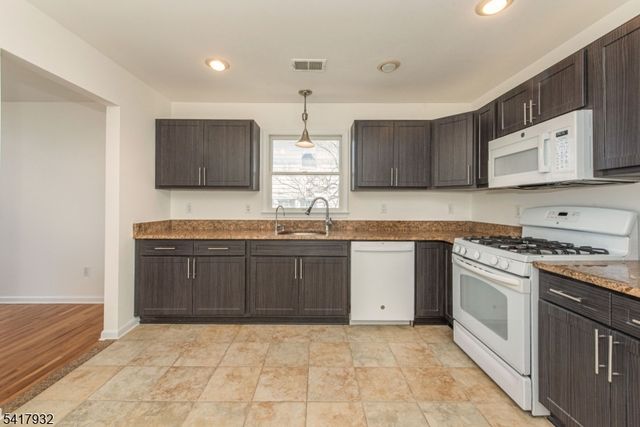 34 Thomas St, Caldwell Boro Twp., NJ 07006