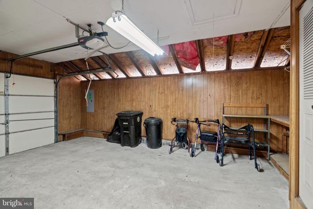 20 LAKEBRIDGE DR, Woodbury, NJ 08096