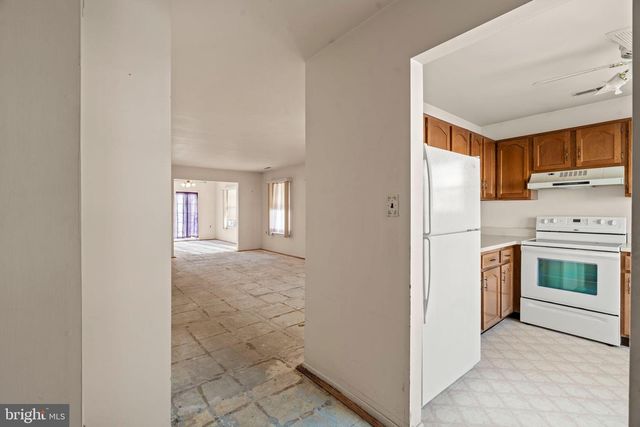 20 LAKEBRIDGE DR, Woodbury, NJ 08096