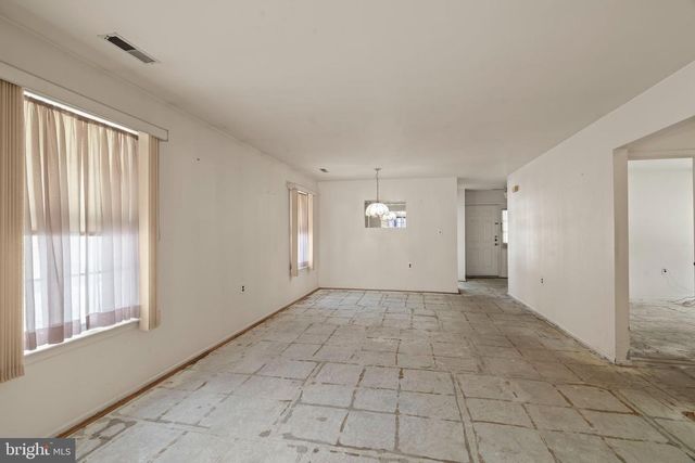 20 LAKEBRIDGE DR, Woodbury, NJ 08096