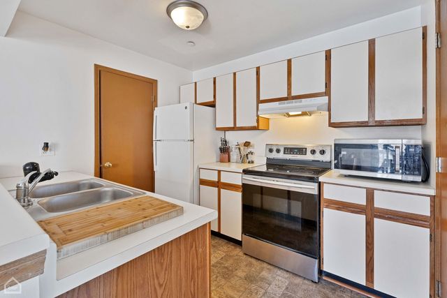 1351 Cunat Court 2D, Lake In The Hills, IL 60156