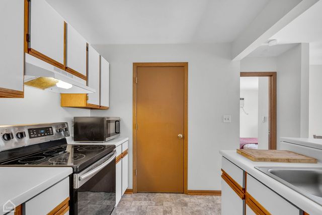 1351 Cunat Court 2D, Lake In The Hills, IL 60156