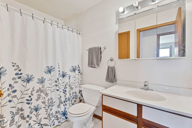 1351 Cunat Court 2D, Lake In The Hills, IL 60156